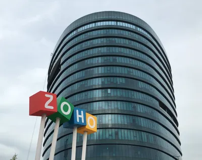 Siège de Zoho à Chennai avec le logo coloré